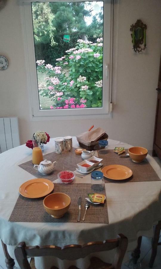 Chez Veronique Διαμέρισμα Anguerny Εξωτερικό φωτογραφία